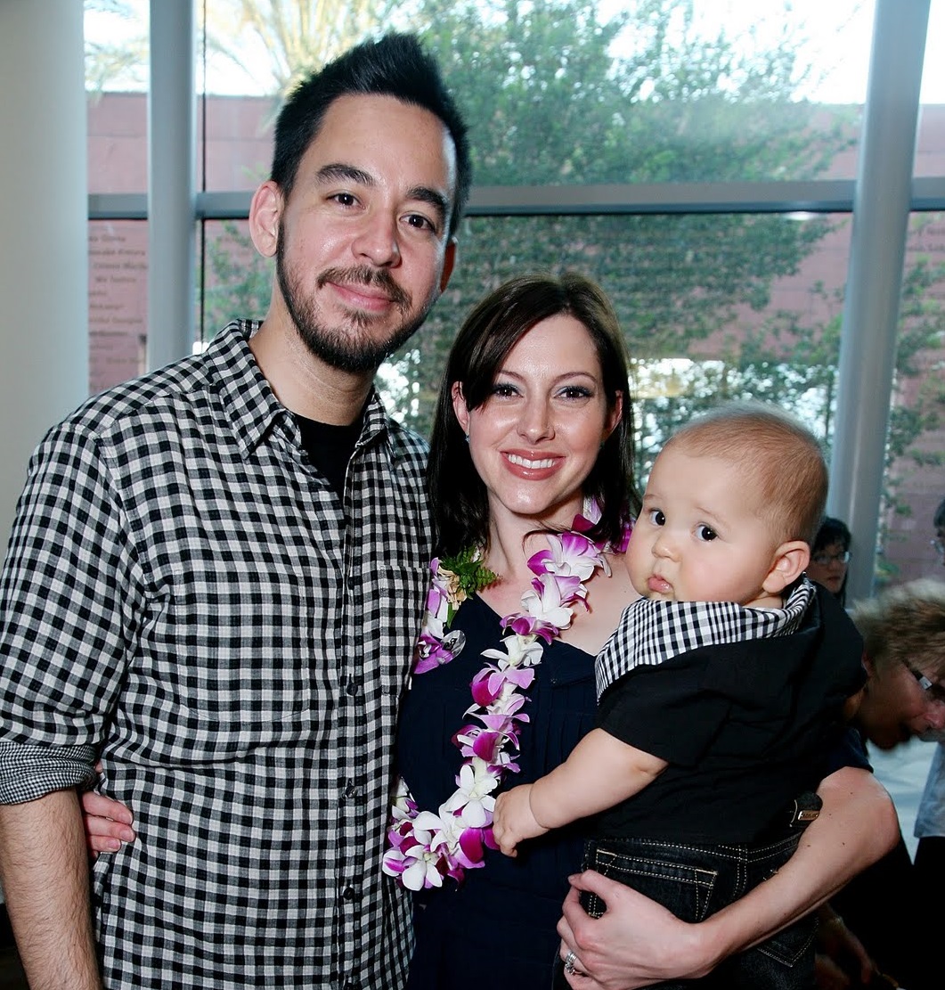 Mike insieme alla moglie Anna Marie e al figlio Otis Akio