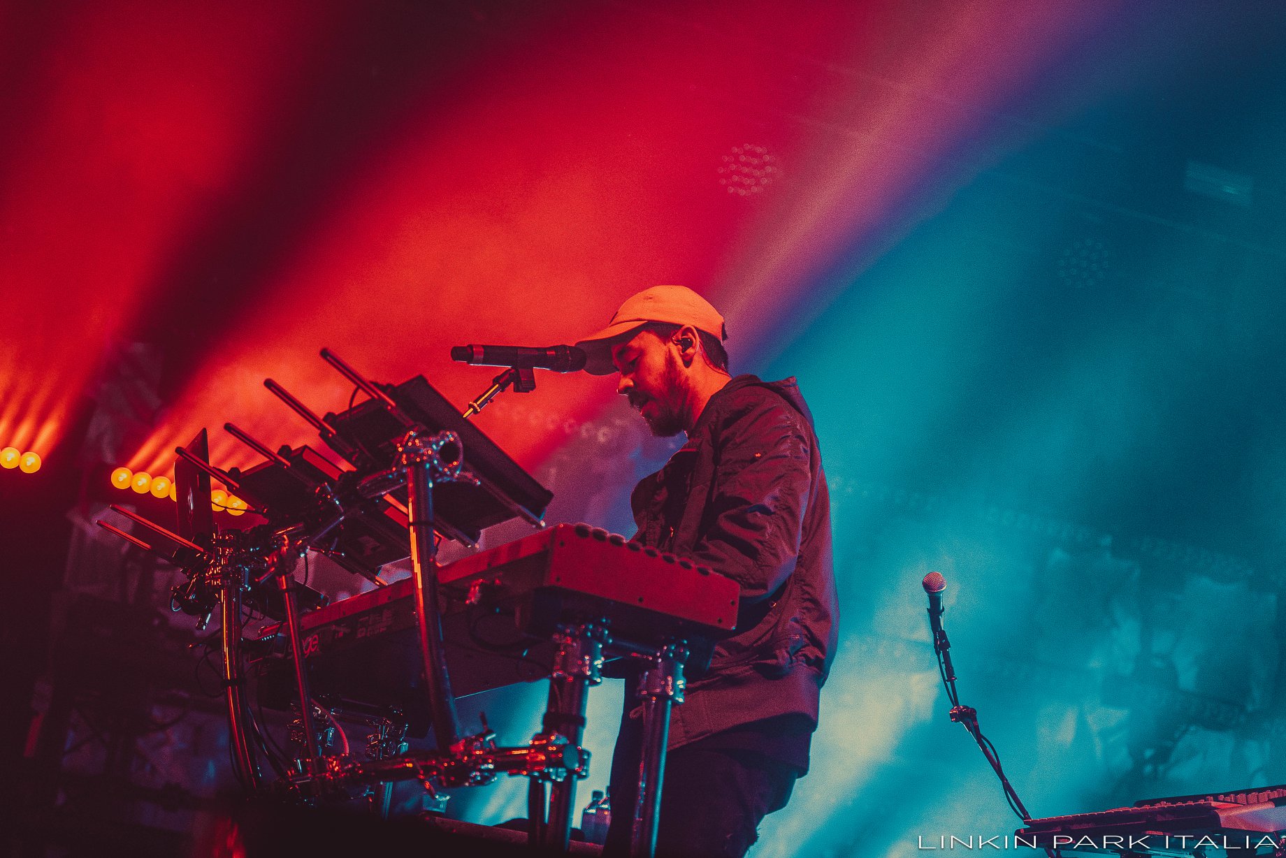 mike shinoda live